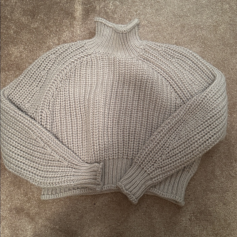 HM sweater